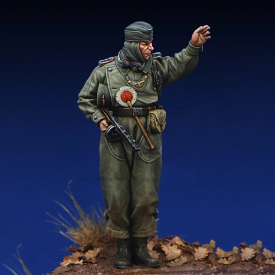 WWII German Officer & Fallschirmjäger Paratroopers Set 1/35 Resin Figure Kit - resin model view 2