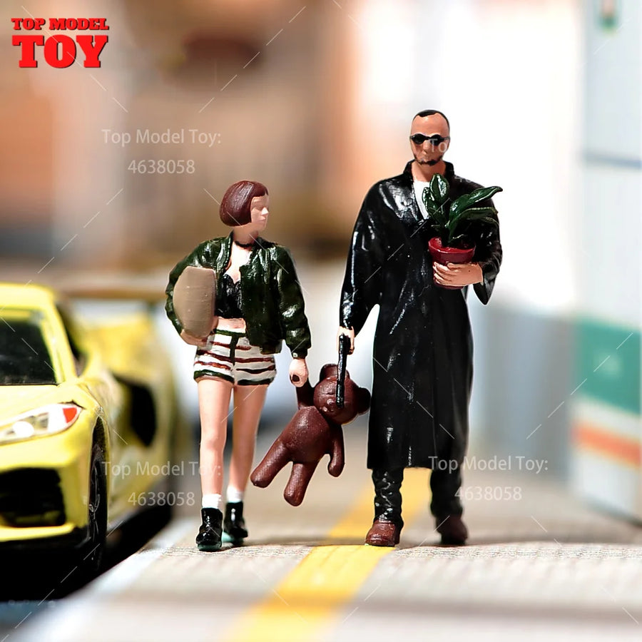 Modern Civilian Woman with Teddy Bear 28mm Resin Figure Set - resin model view 2