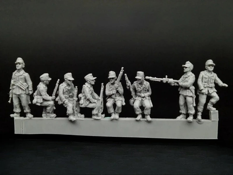 1/72 Scale Diecast Resin Figure Model Kit WWII German Panzer Grenadiers 8 Figures Unpainted