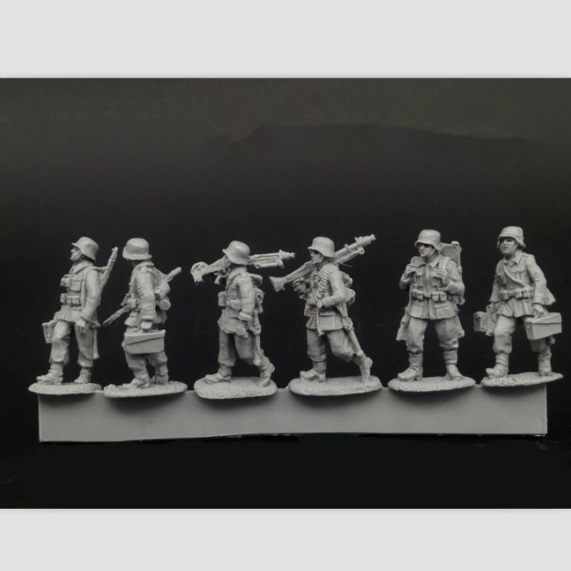 WWII German Wehrmacht MG Team Marching 1/72 Resin Figure Kit - unpainted resin model kit