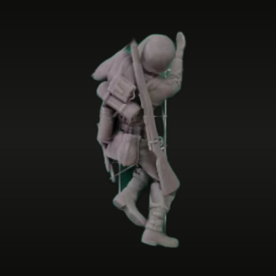 WWII German Rifleman Running with K98 1/35 Resin Figure Kit - unpainted resin model kit