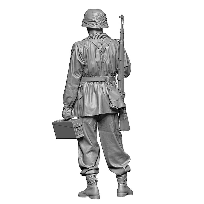 WWII German Wehrmacht Soldier Kar98k Rifle 1/35 Resin Figure Kit - resin model view 3