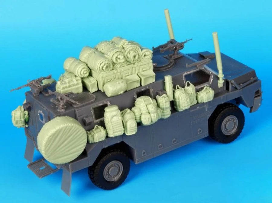 Modern Military Rucksack and Gear Accessories 1/35 Resin Kit - resin model view 2