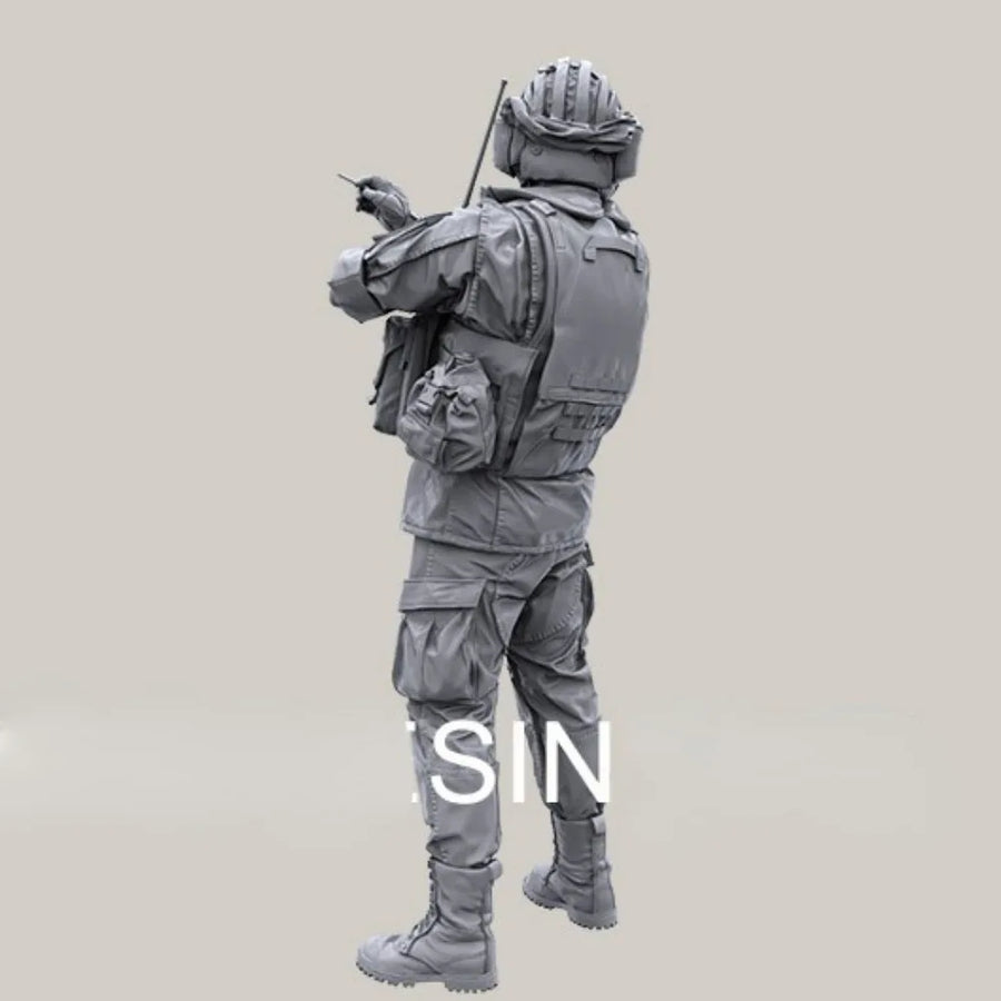 Modern US Special Forces Operator Signaling with Full Kit 1/35 Resin Figure Kit - resin model view 3