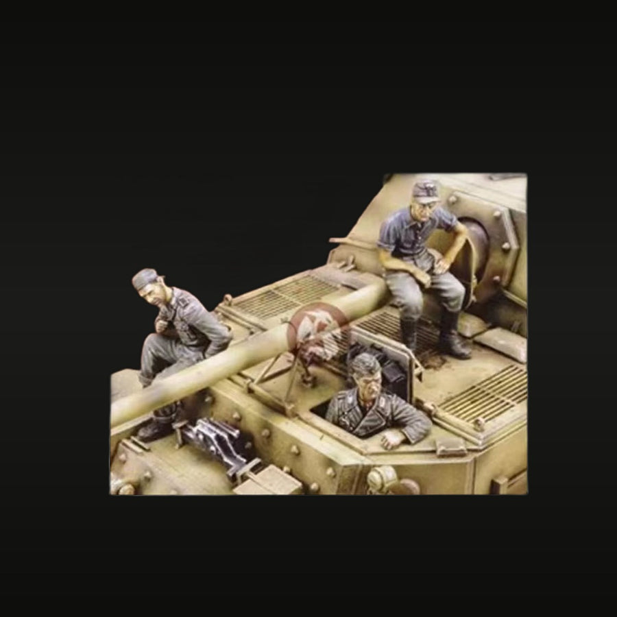 WWII German Tiger Tank Crew 4-Figure Set 1/35 Resin Kit - unpainted resin model kit