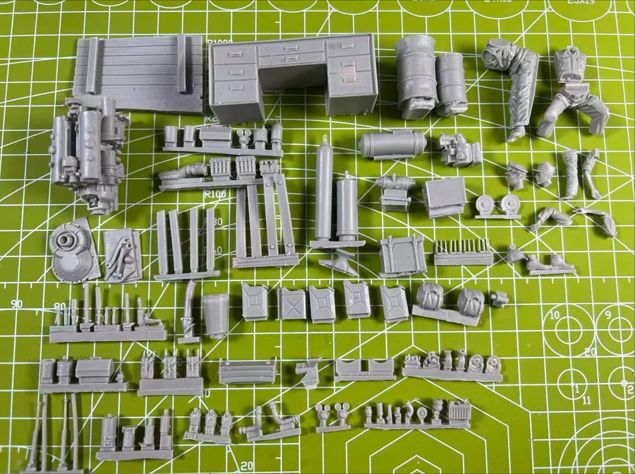 WWII German Engine Maintenance Diorama 1/35 Resin Painted Set - resin model view 3