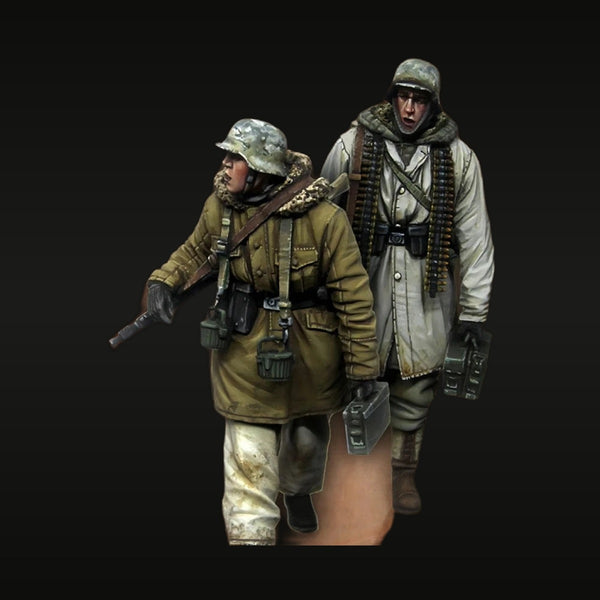 WWII German Winter Infantry MP40 and Ammo Loader 1943 1/35 Resin Figure Kit