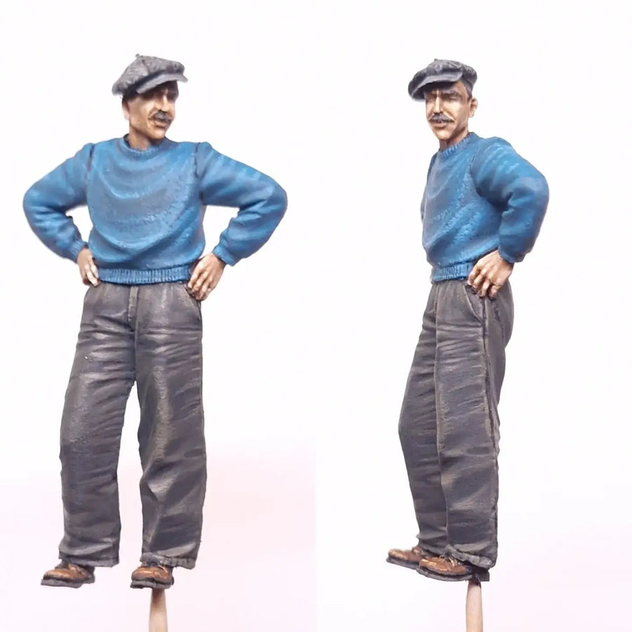 Civil Man in Cap & Sweater 1/35 Scale Resin Figure Kit - 1/35 resin model view 2