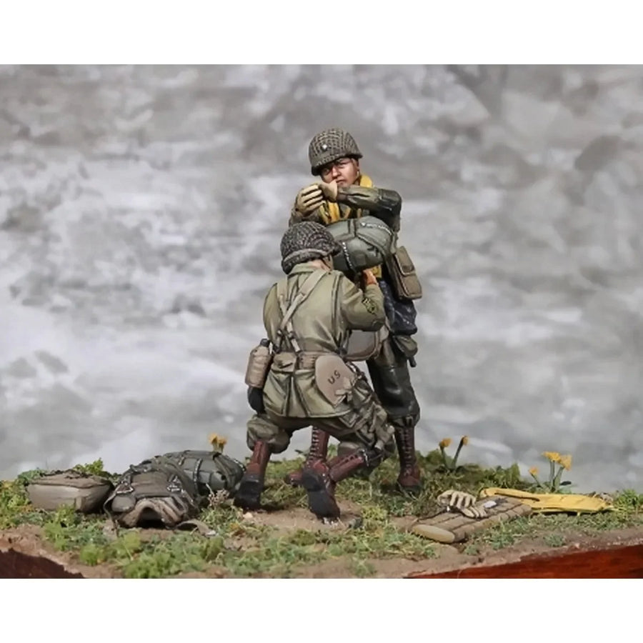 WWII American Paratroopers Officer & NCO 1/35 Resin Figure Diorama Set - 1/35 resin model view 4