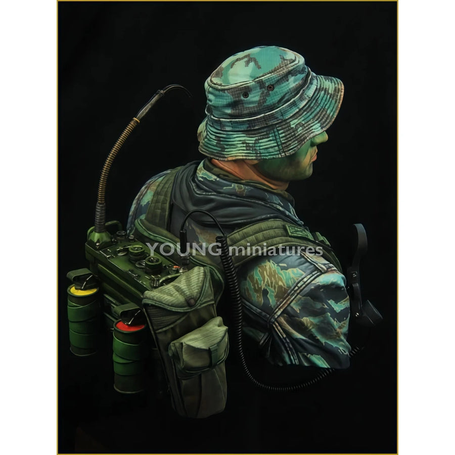 Vietnam War Era Operator with Tiger-Stripe Camo 1/10 Resin Bust Kit - resin model view 4
