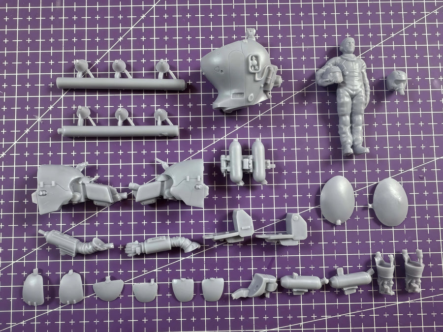 Ma.K Nutrocker Pilot & Exoframe Resin Figure Kit - 1/20 Scale - 1/20 resin model view 4