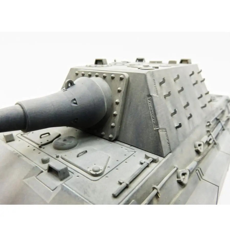 German E-75 Jagdtiger II Tank Destroyer 1/35 Resin Model Kit - 1/35 resin model view 3
