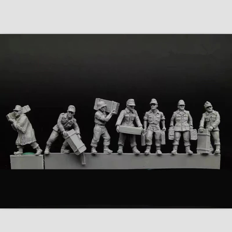 WWII German Soldier 7-Figure Set 1/72 Resin Kit with Equipment - 1/72 resin model view 4