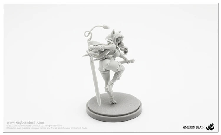 Fantasy Female Knight in Ornate Plate Armor with Sword 28mm Resin Figure Kit - resin model view 4