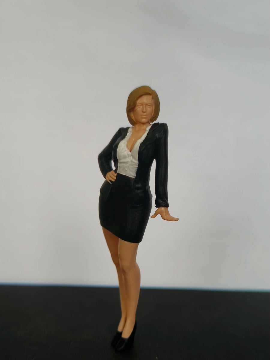 Female Action Figure Leather Outfit 1/24 Resin Model Kit - 1/24 resin model view 2