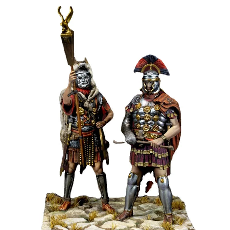Ancient Roman Centurion and Signifer with Wolf Pelt 1/24 Resin Figure Kit - resin model view 4