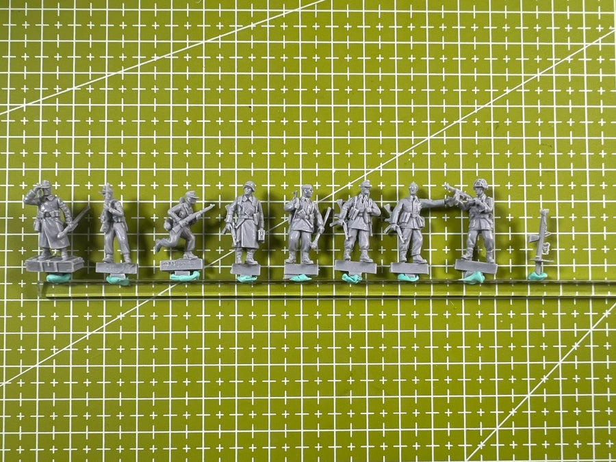WWII German Soldiers 8-Figure Set 1/72 Resin Model Kit - 1/72 resin model view 3