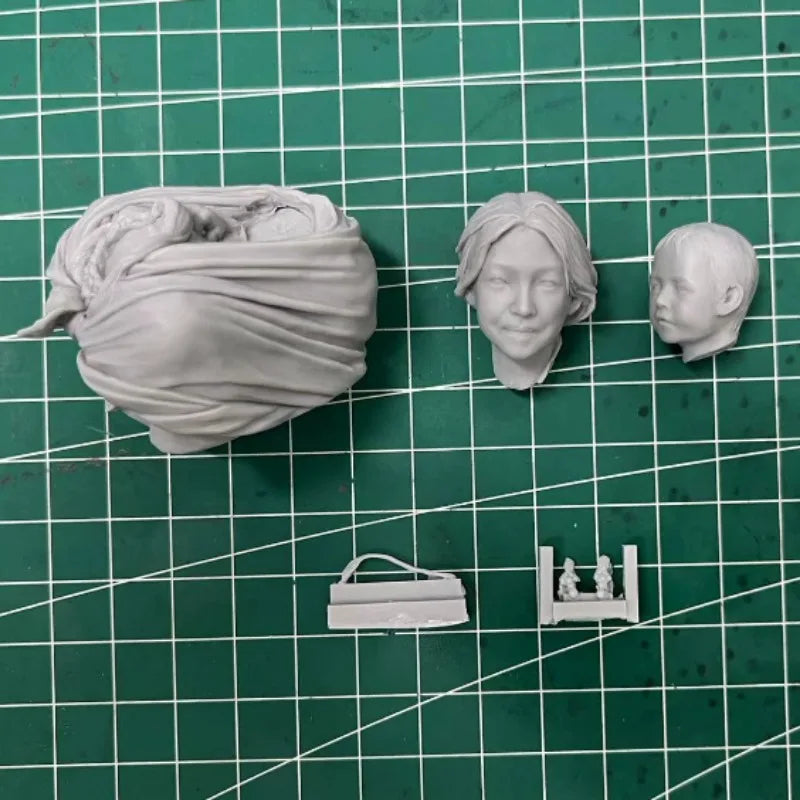 Tibetan Mother with Child 1/12 Scale Resin Bust Kit - 1/12 resin model view 2