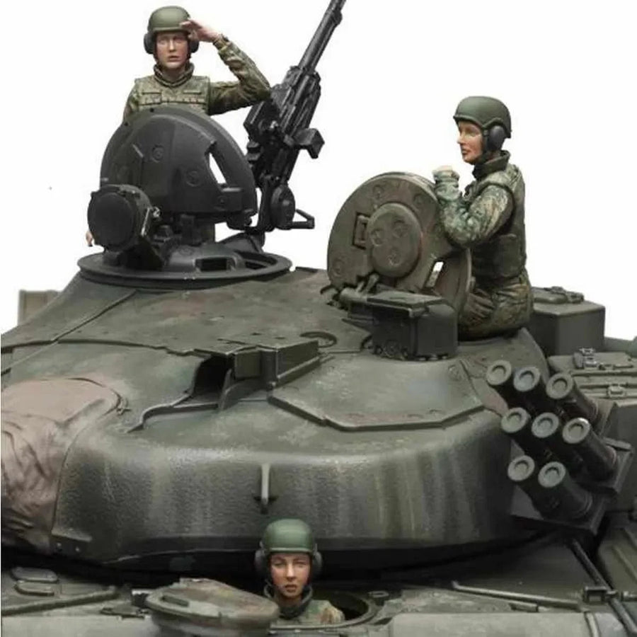 Modern Female Soldier with Tactical Gear Tank Hatch 1/16 Resin Figure Kit - resin model view 2