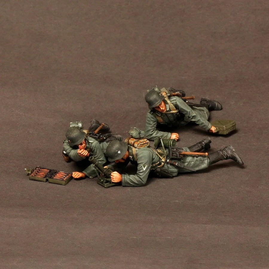 WWII German Machine Gun Team 1/35 Resin Figure Kit Diorama - 1/35 resin model view 4