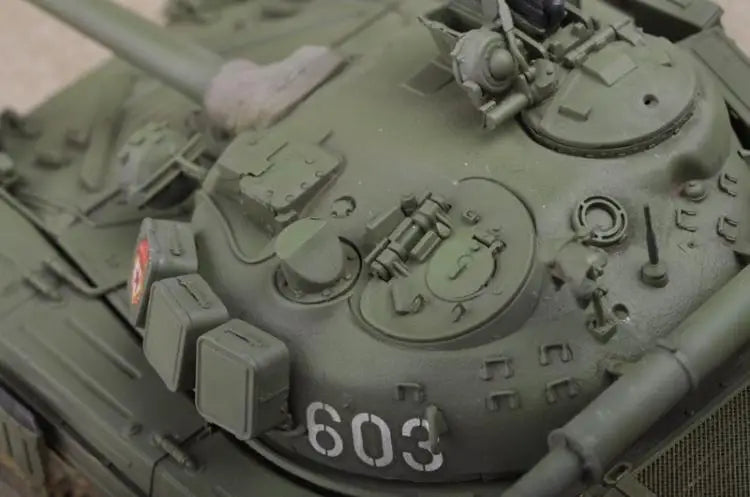Soviet T-64 Mod.1972 Main Battle Tank 1/35 Resin Model Kit - 1/35 resin model view 3