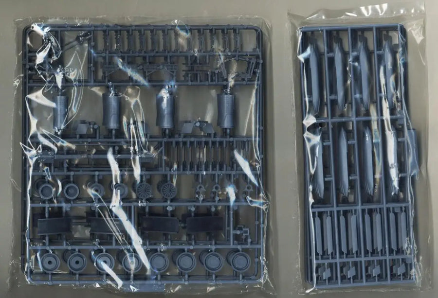 USAF B-2A Spirit Stealth Bomber with AGM-158 1/72 Resin Model Kit - 1/72 resin model view 6