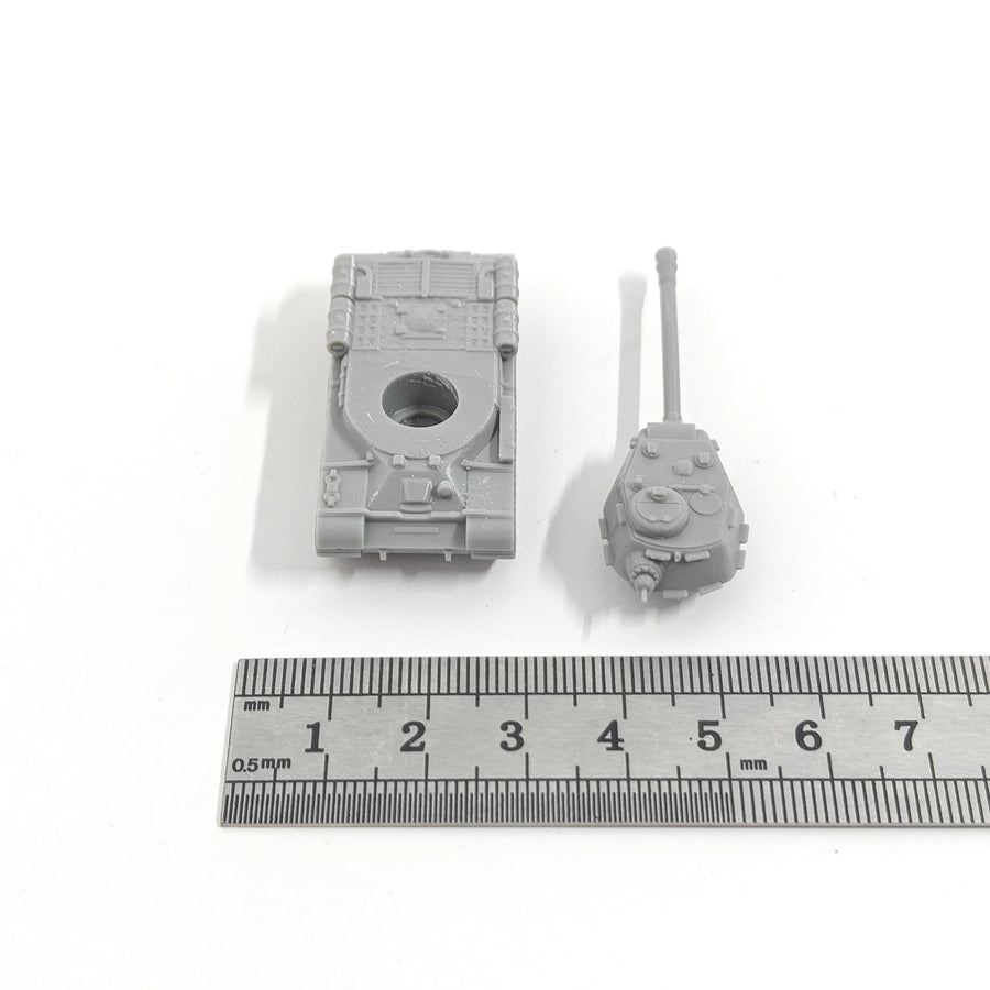 Soviet IS-2 Heavy Tank 1/144 Resin Model Kit - 1/144 resin model view 5
