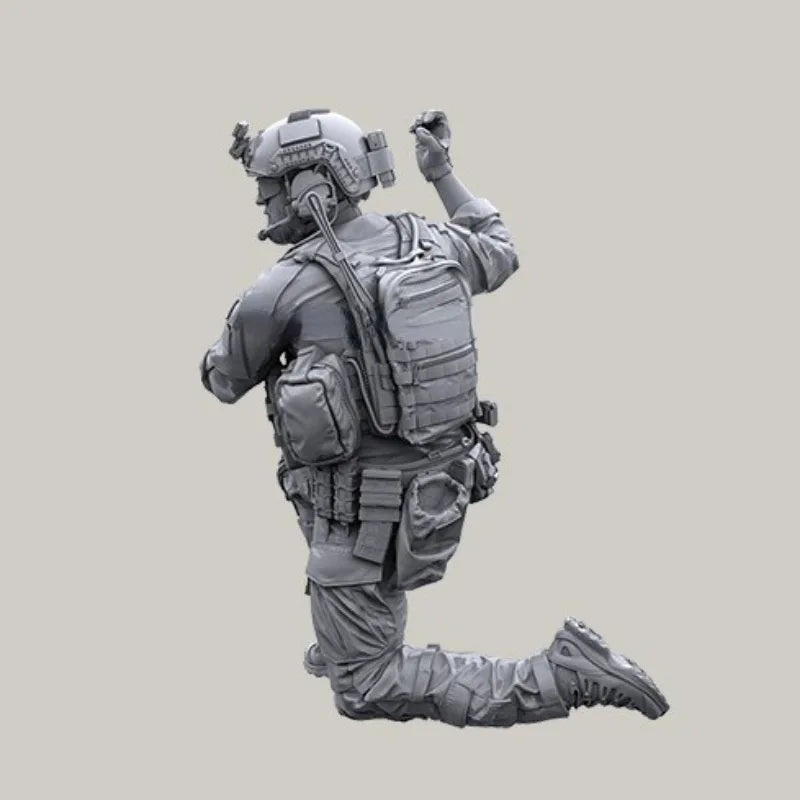 Modern US Special Forces Climber with Carabiner and Rope 1/35 Resin Figure Kit - resin model view 2