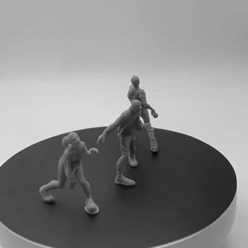Zombie Attack 1/35 Scale Resin Figure Diorama Kit - 1/35 resin model view 2