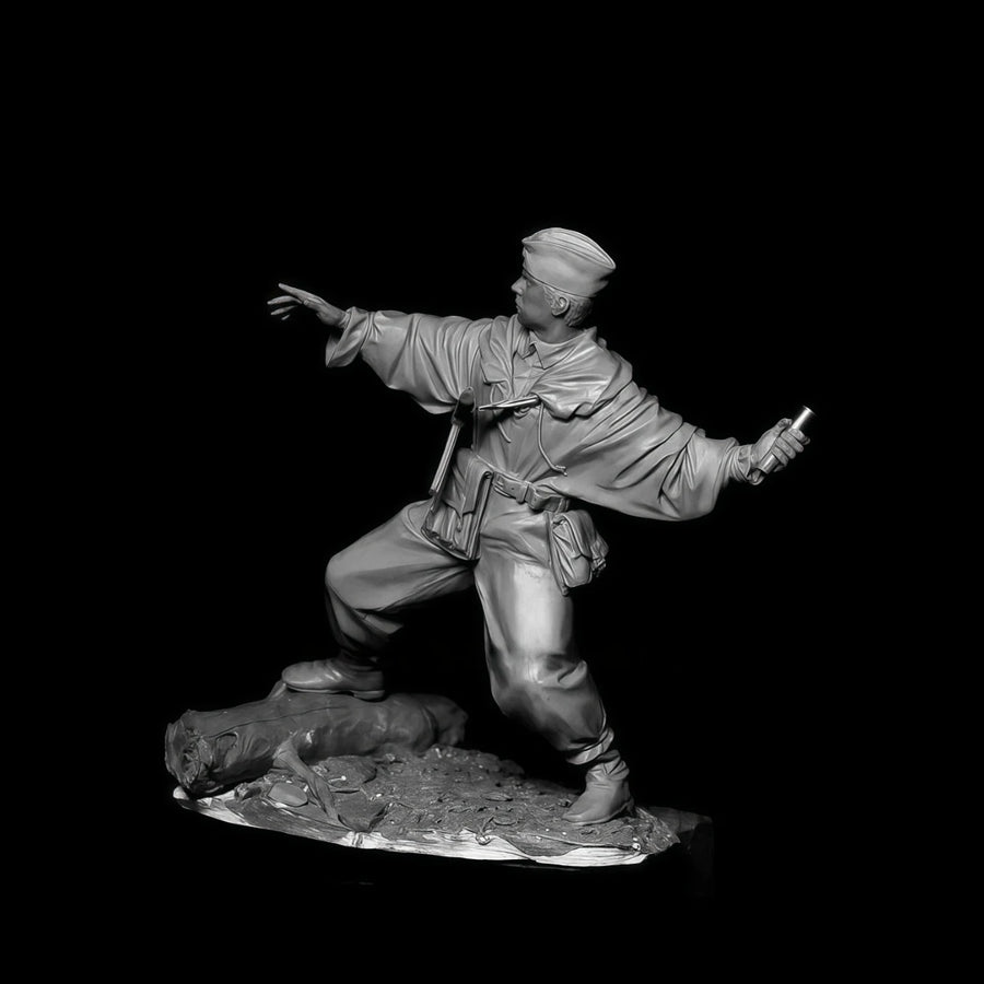 Soviet Red Army Scout 75mm Resin Figure Kit - 75mm resin model view 4