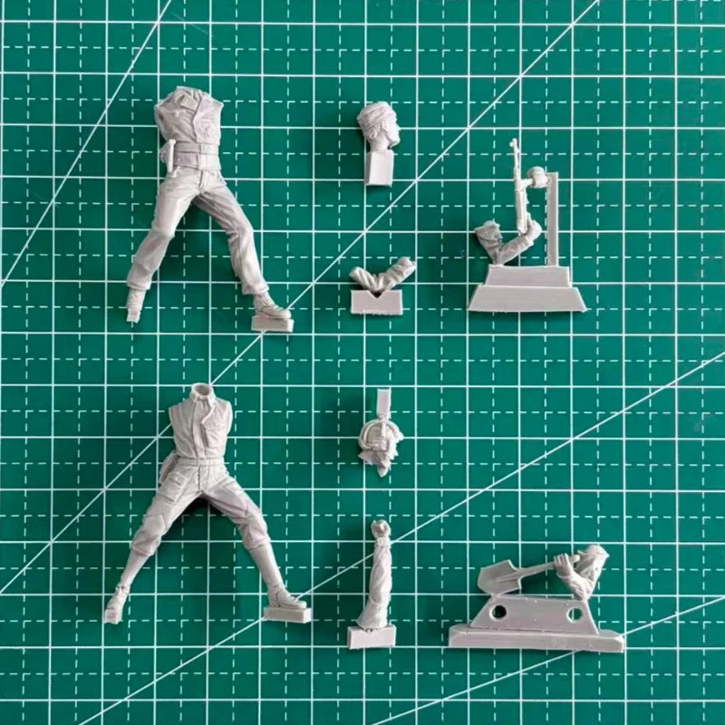 WWII Soviet & German Tank Crew Combat 1/35 Resin Figure Set - 1/35 resin model view 2
