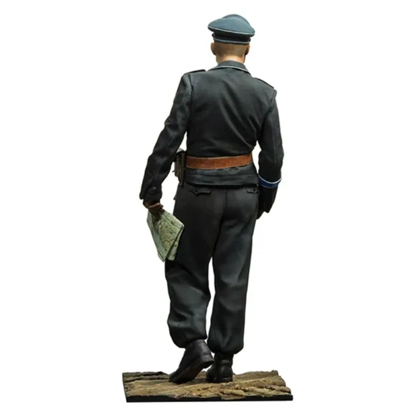 WWII Allied Officer with Map Case 1/16 Resin Figure - 1/16 resin model view 2