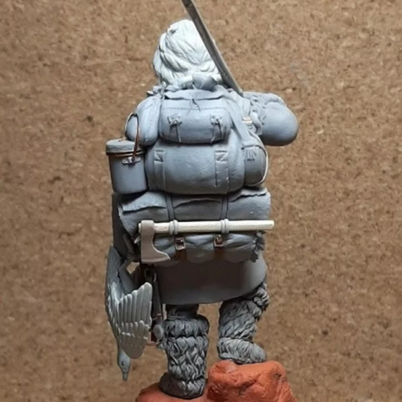 Mountain Man with Rifle 1/24 Resin Figure Kit - 1/24 resin model view 4