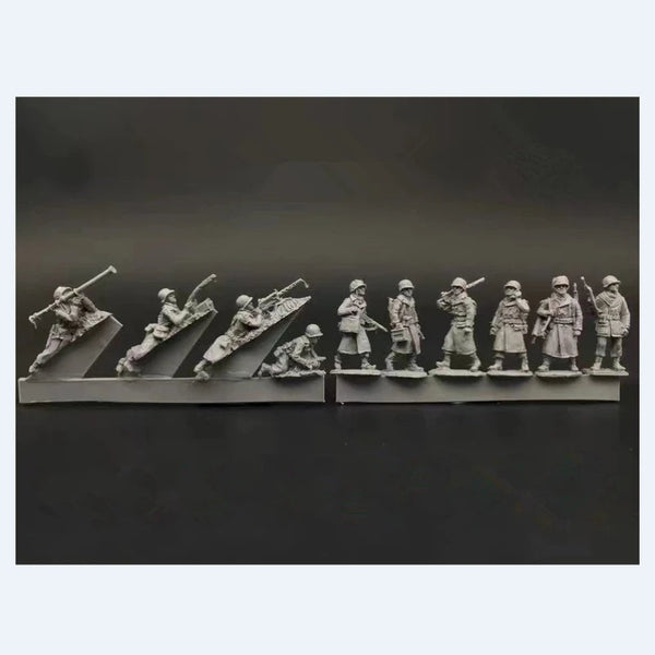 WWII German Winter Infantry 10-Figure Set 1/72 Resin Kit
