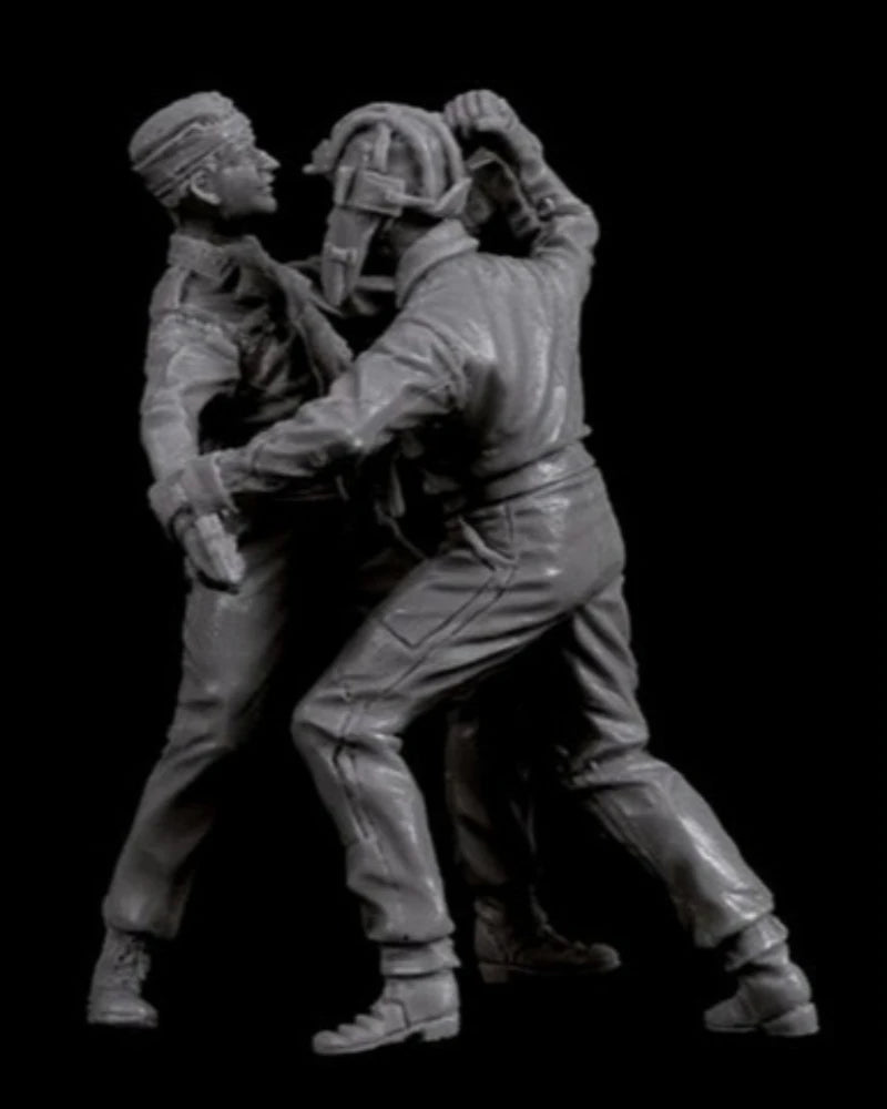 WWII Soviet & German Tank Crew Combat 1/35 Resin Figure Set - 1/35 resin model view 3