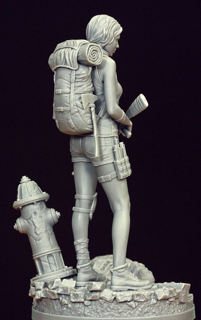 Post-Apocalyptic Female Survivor with Rifle 90mm Resin Figure - 90mm resin model view 4