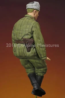 WWII Soviet Tank Crew Member 1/16 Resin Figure Kit - 1/16 resin model view 3