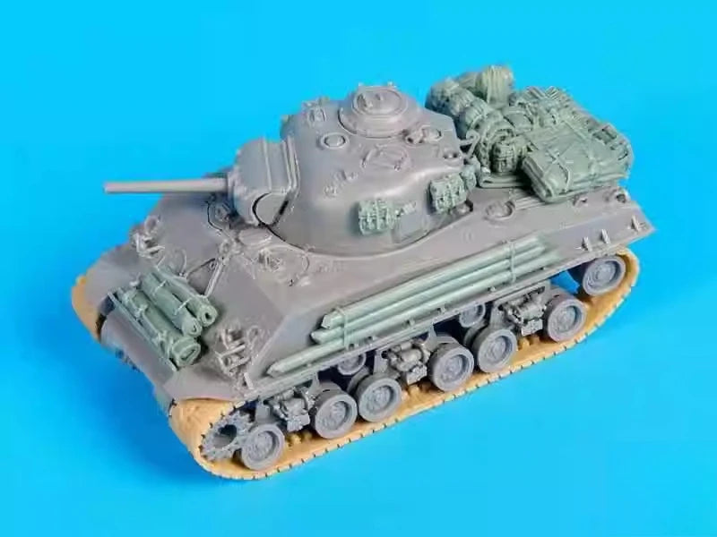 M4A1 Sherman Tank with Stowage 1/72 Resin Model Kit - 1/72 resin model view 2