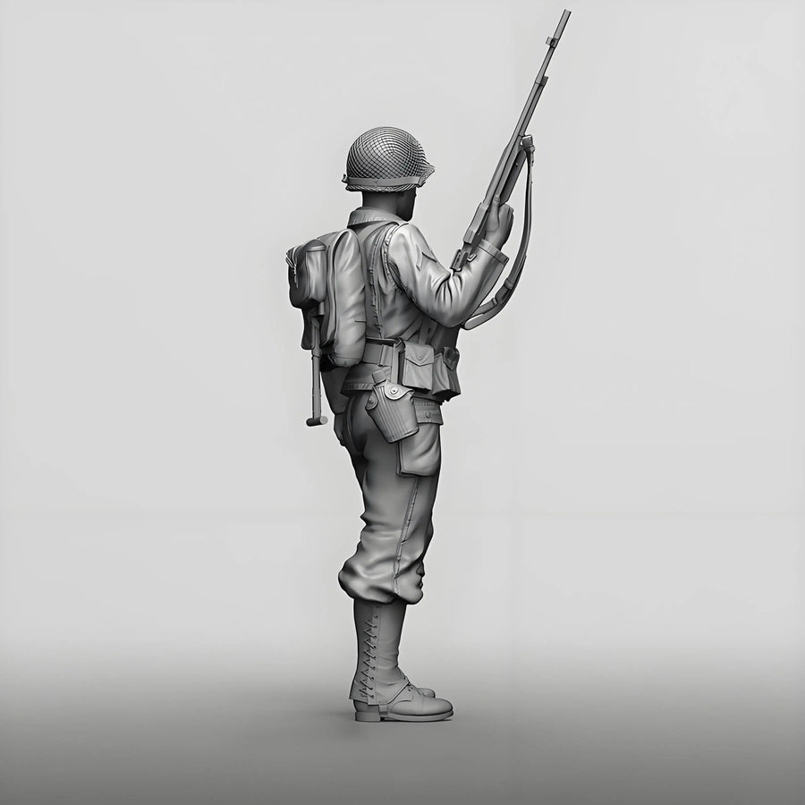 WWII American Soldier with Rifle 1/16 Resin Figure Kit - 1/16 resin model view 4