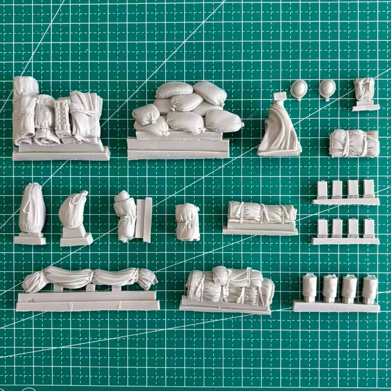 M4 Sherman Tank with Stowage 1/35 Resin Model Kit - 1/35 resin model view 3