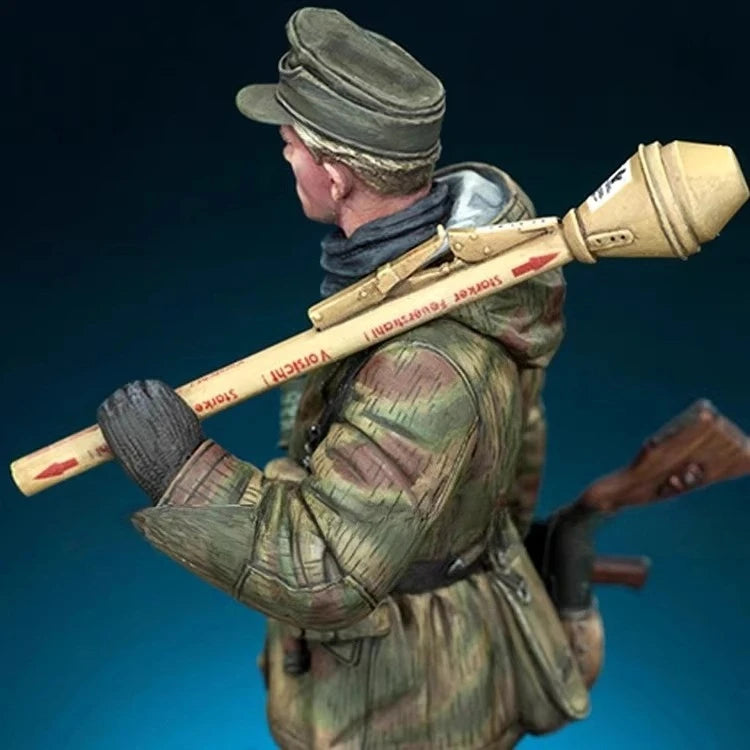 WWII Soviet Soldier with Mosin-Nagant 1/16 Resin Figure Kit - 1/16 resin model view 5