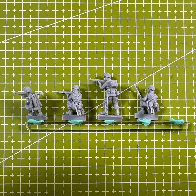 US Airborne Troops 4-Figure Set 1/72 Resin Model Kit - 1/72 resin model view 2