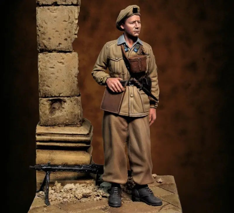 WWII British Infantry NCO with Beret and Sidearm 1/35 Resin Figure Kit - resin model view 2