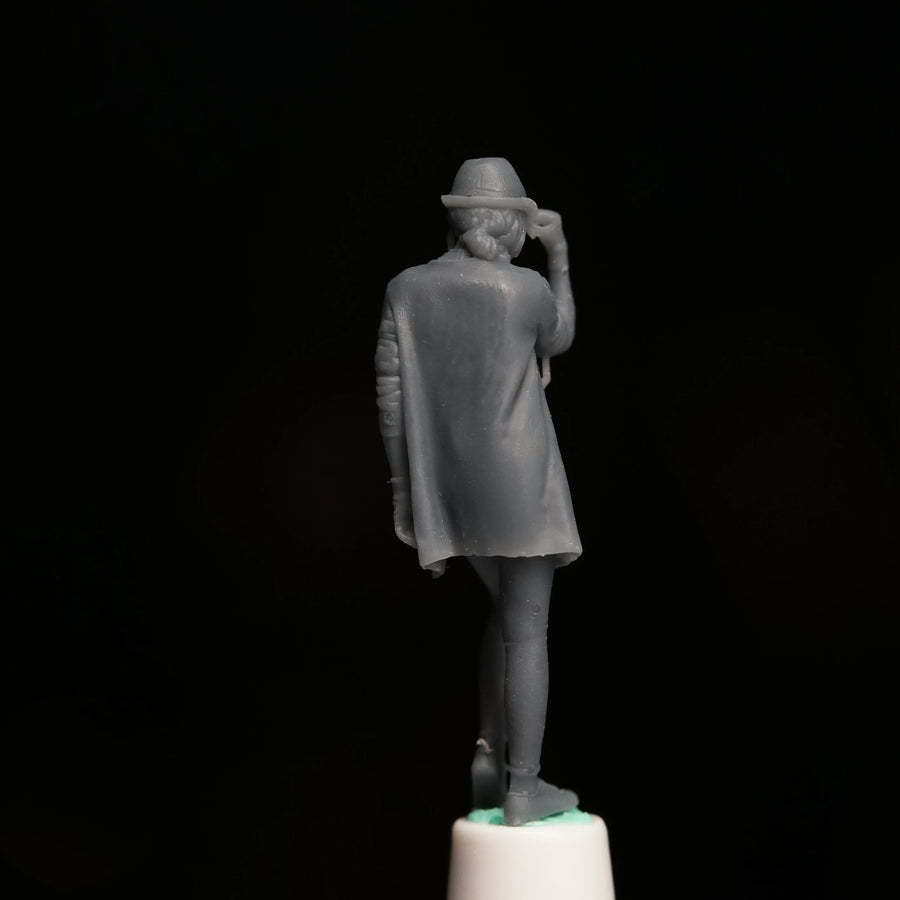 Casual Woman with Baseball Cap and Cardigan 1/64 Resin Figure - 1/64 resin model view 5