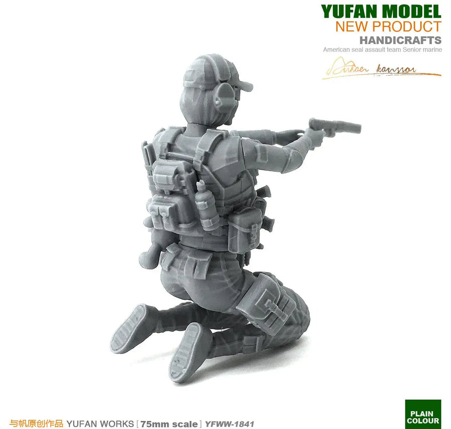 Modern Female Tactical Operator with Pistol 75mm Stylized Resin Figure Kit - resin model view 4