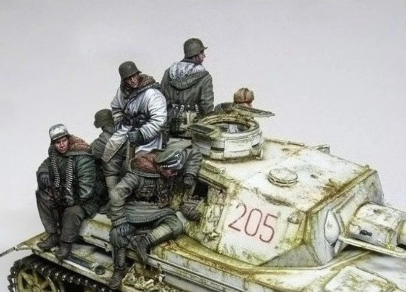 WWII German Panzergrenadiers 8-Figure Set 1/35 Resin Diorama Kit - 1/35 resin model view 2