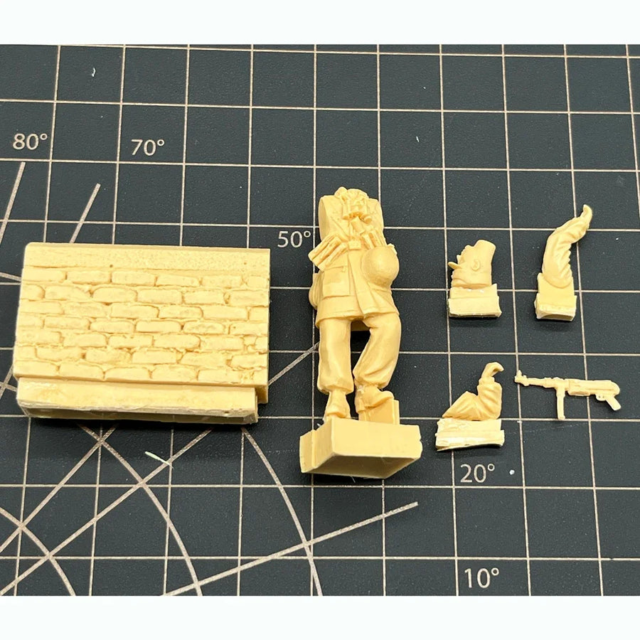 WWII British Officer Dress Uniform 1/35 Resin Bust Kit - resin model view 2