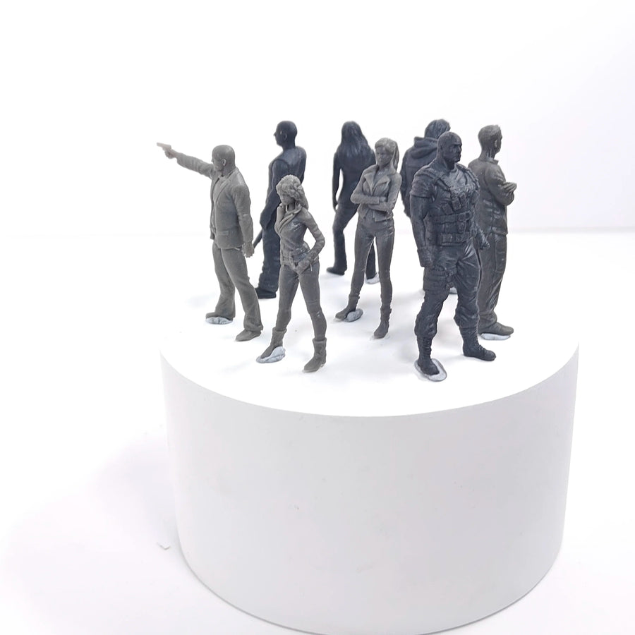 Zombie Apocalypse Survivor Team 1/35 Scale Resin Figure Set - 1/35 resin model view 4