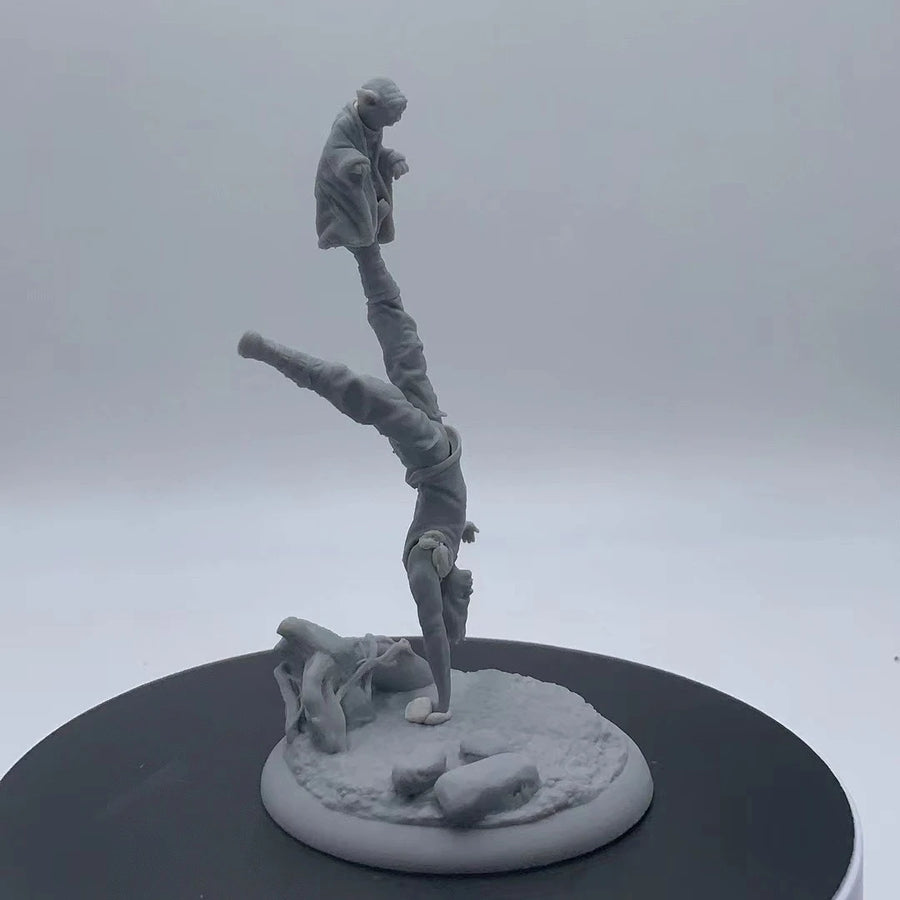 Yoda Master and Apprentice Acrobat 120mm Resin Figure Kit - 120mm resin model view 6