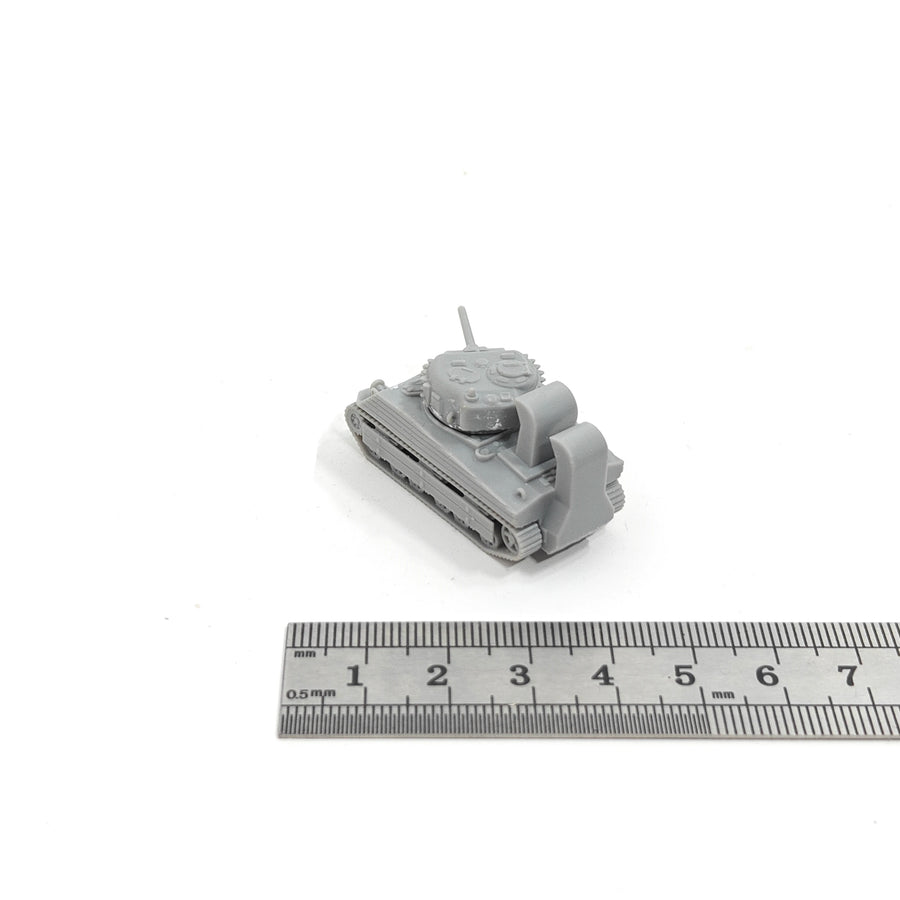 Modern US M4 Sherman Tank 1/144 Resin Model Kit - 1/144 resin model view 4